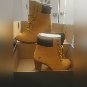 Timberland Women's Tan Lace-Up Heeled Boots with Dark Collar